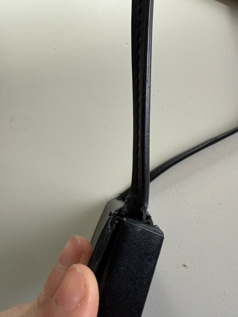 Minimal Crossbody Saddle Bag - Black - Picture 4 of 7